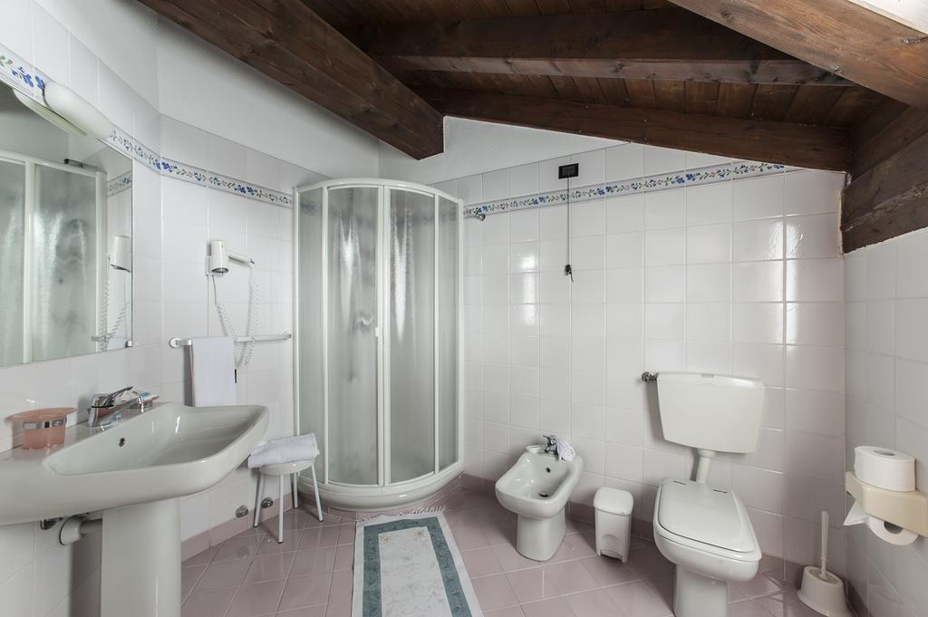 ברויל-קרוויניה Hotel Baita Cretaz מראה חיצוני תמונה